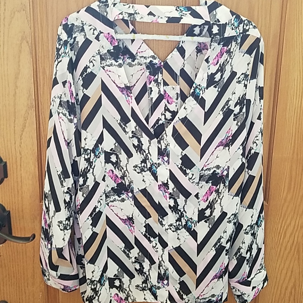 Jennifer Lopez xl geometric print blouse